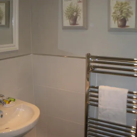 The Woodlands Hotel, Sandsend * וויטבי