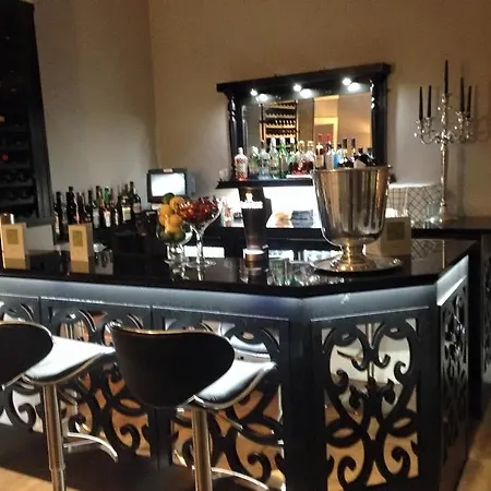 The Woodlands Hotel, Sandsend Hotel *